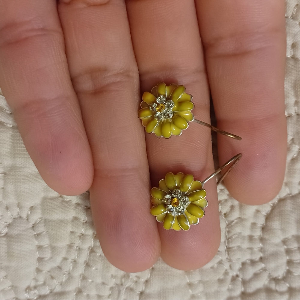 Flower earrings